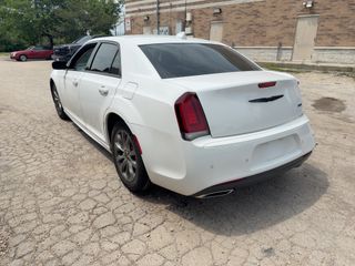 2021 Chrysler 300 Touring L - Exterior Rear Left Corner Image